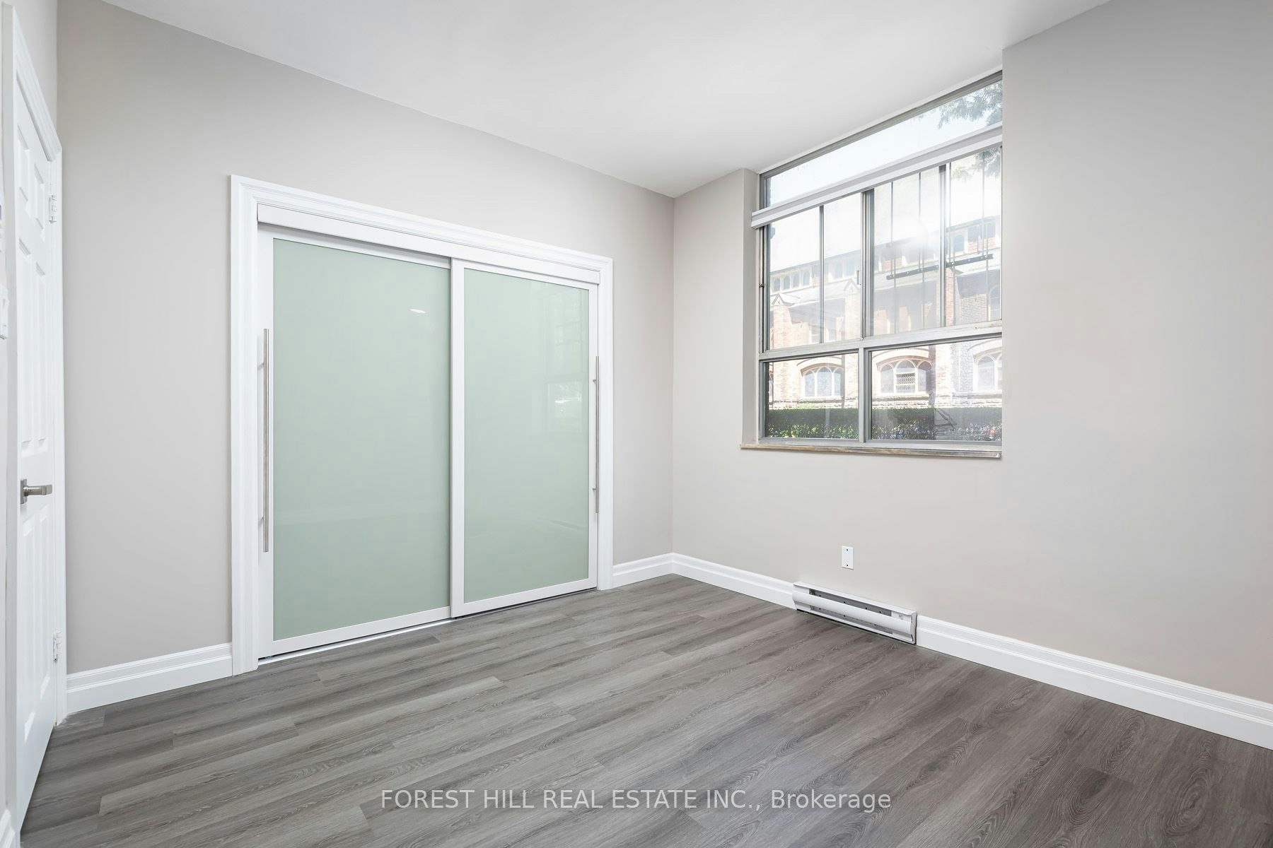 102-34 Walmer Road, Toronto, ON, M5R 2W6 - 14