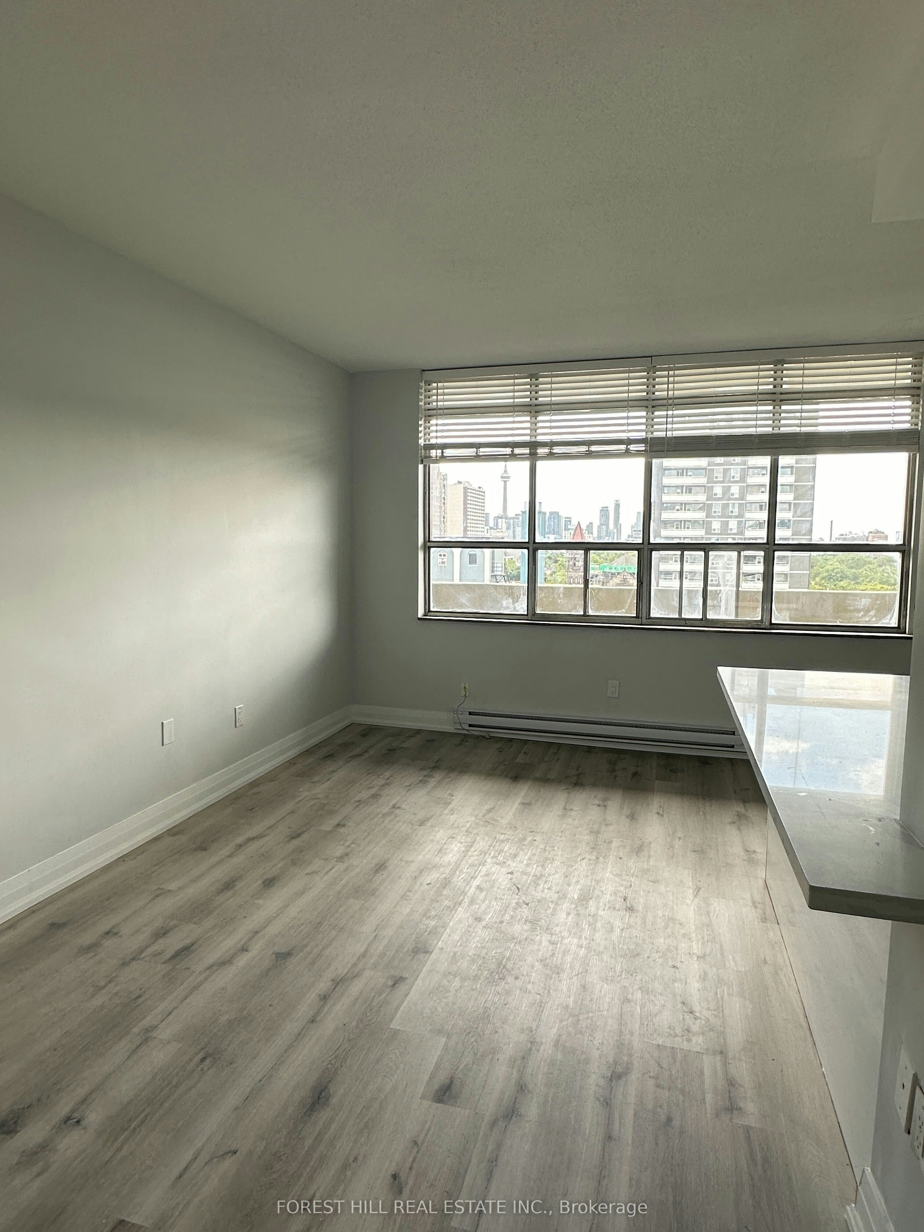 1001-34 Walmer Road, Toronto, ON, M5R 2W6 - 8