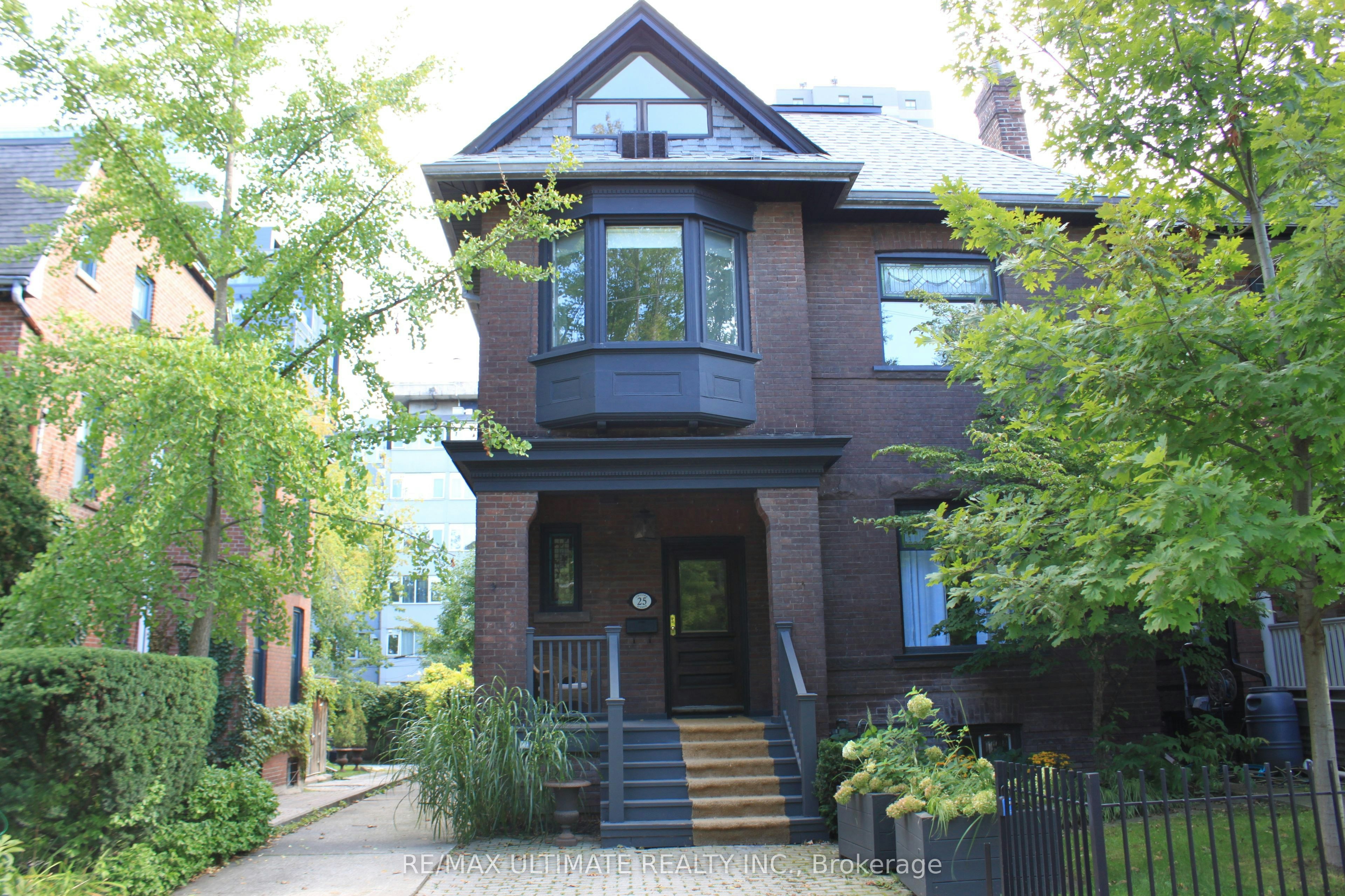 25 Chicora Avenue, Toronto, ON, M5R 1T7