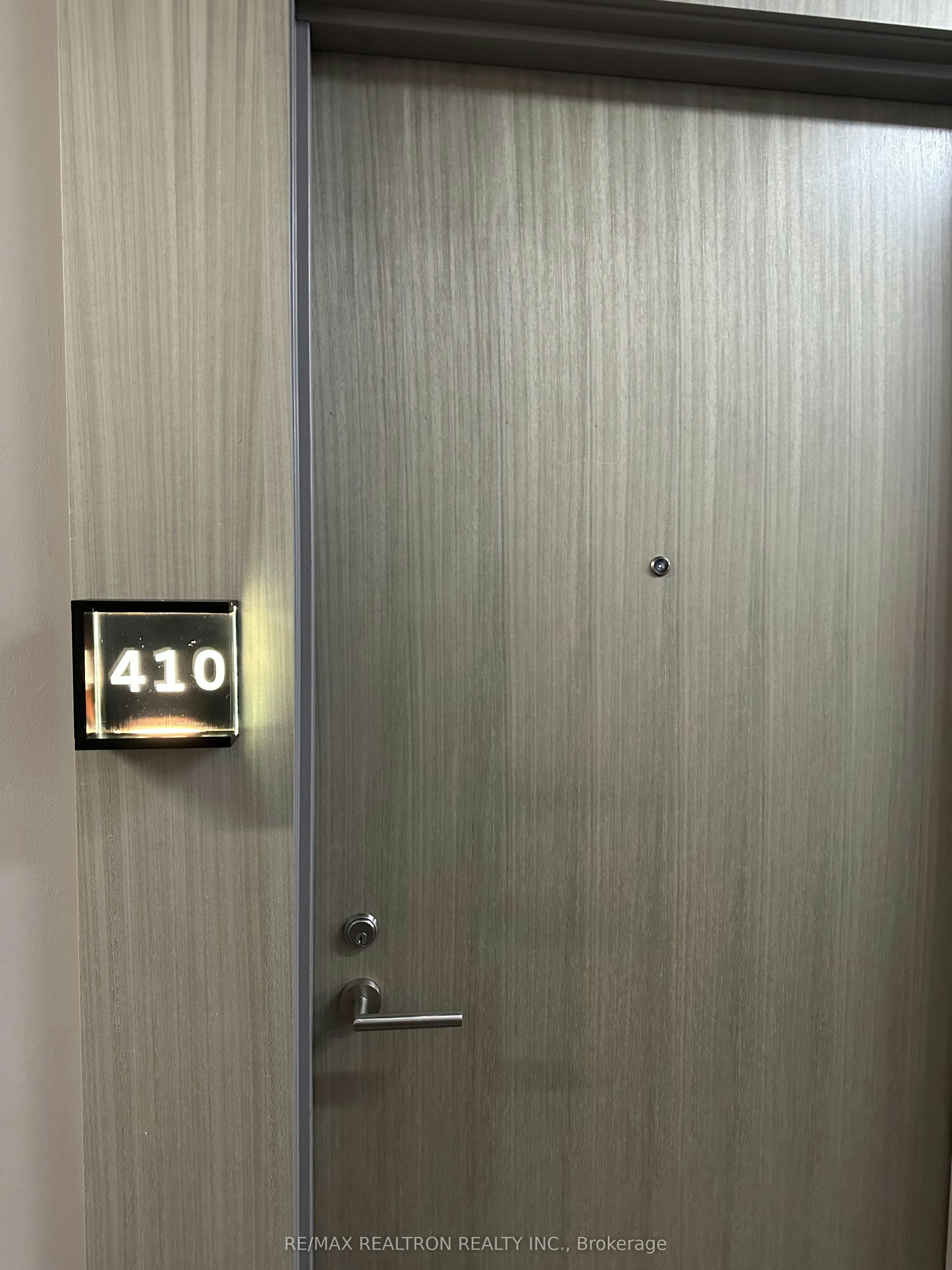 410-111 Bathurst Street, Toronto, ON, M5V 0M9 - 3