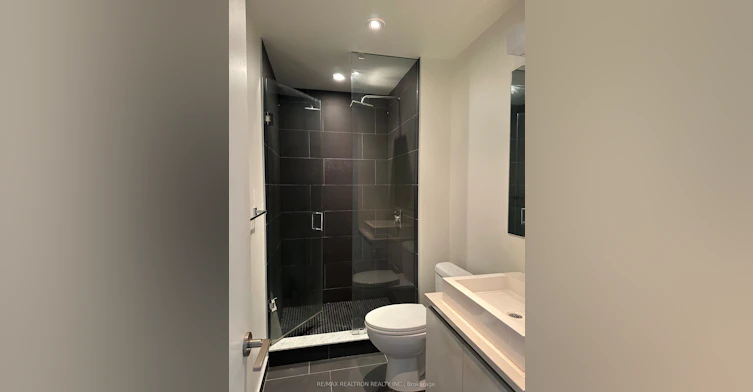 410-111 Bathurst Street, Toronto, ON, M5V 0M9 - 11