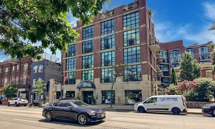 231-901 Queen Street W