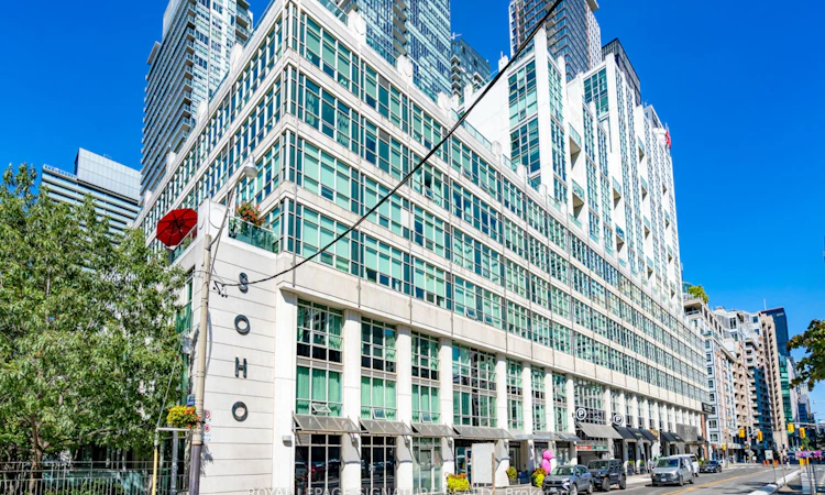 G25-350 Wellington Street W