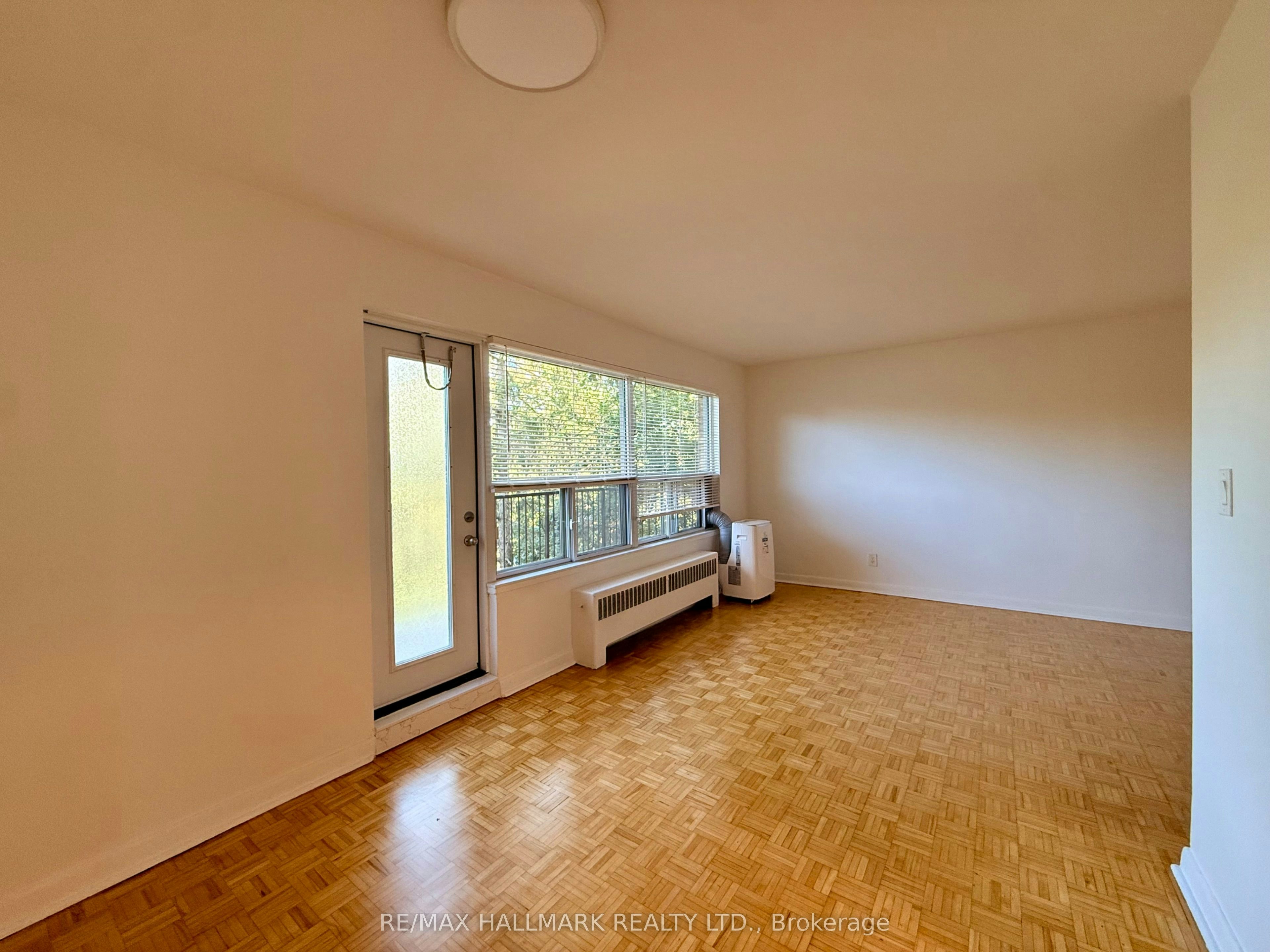 305-28 Upper Canada Drive, Toronto, ON, M2P 1R9 - 4