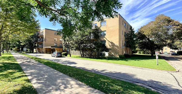 305-28 Upper Canada Drive, Toronto, ON, M2P 1R9 - 15