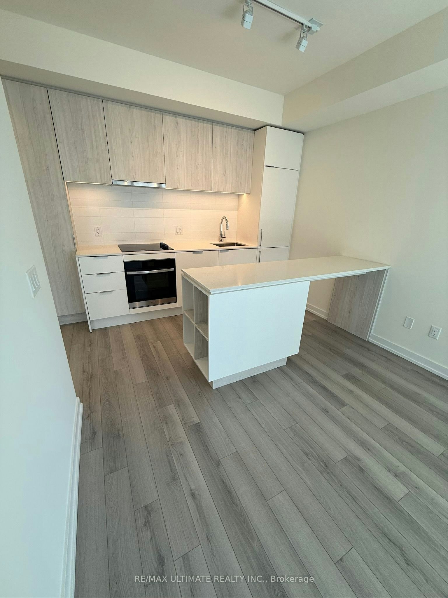 2501-89 Church Street, Toronto, ON, M9N 1N4