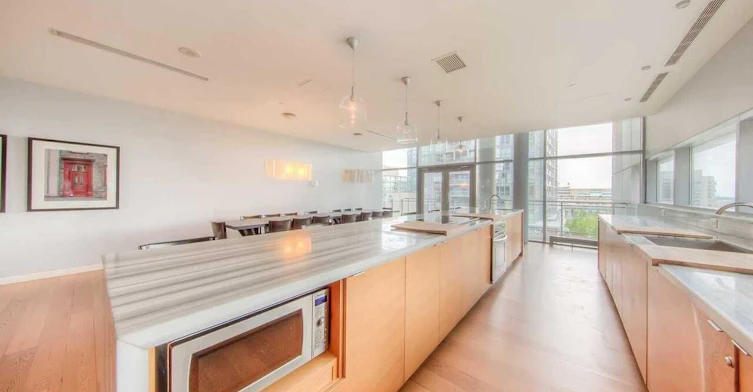 901-25 Telegram Mews, Toronto, ON, M5V 3Z1 - 13