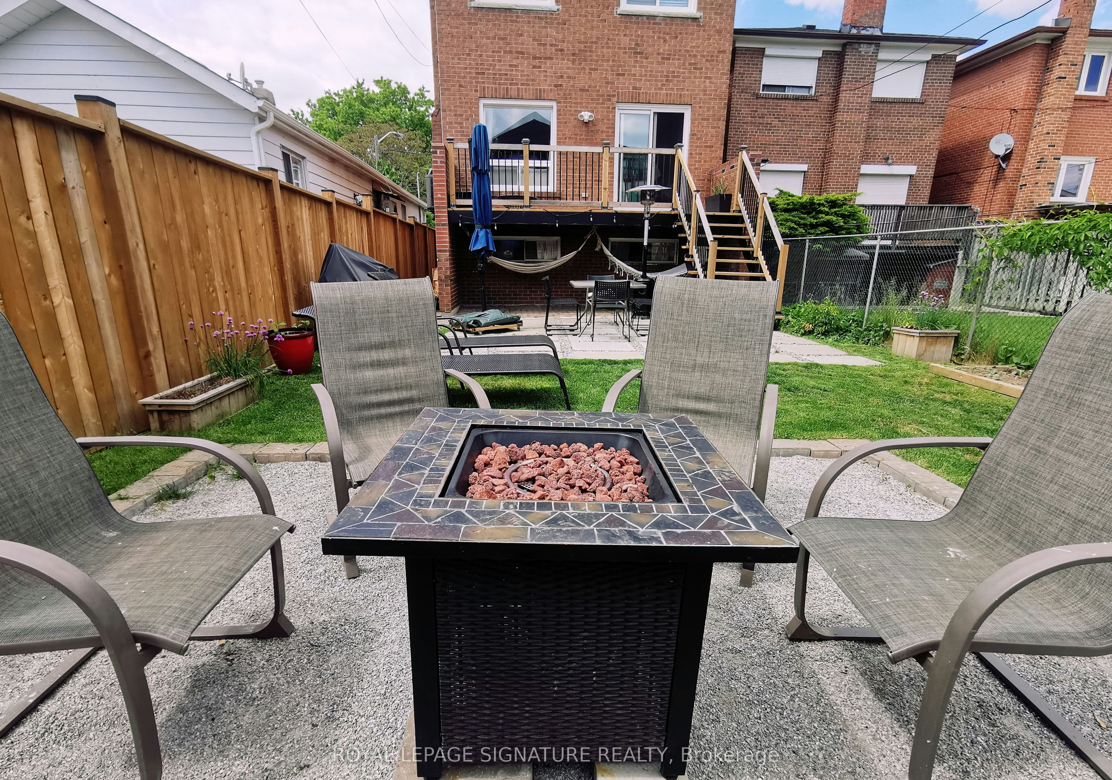 13 Mulberry Crescent, Toronto, ON, M6C 1N4 - 32
