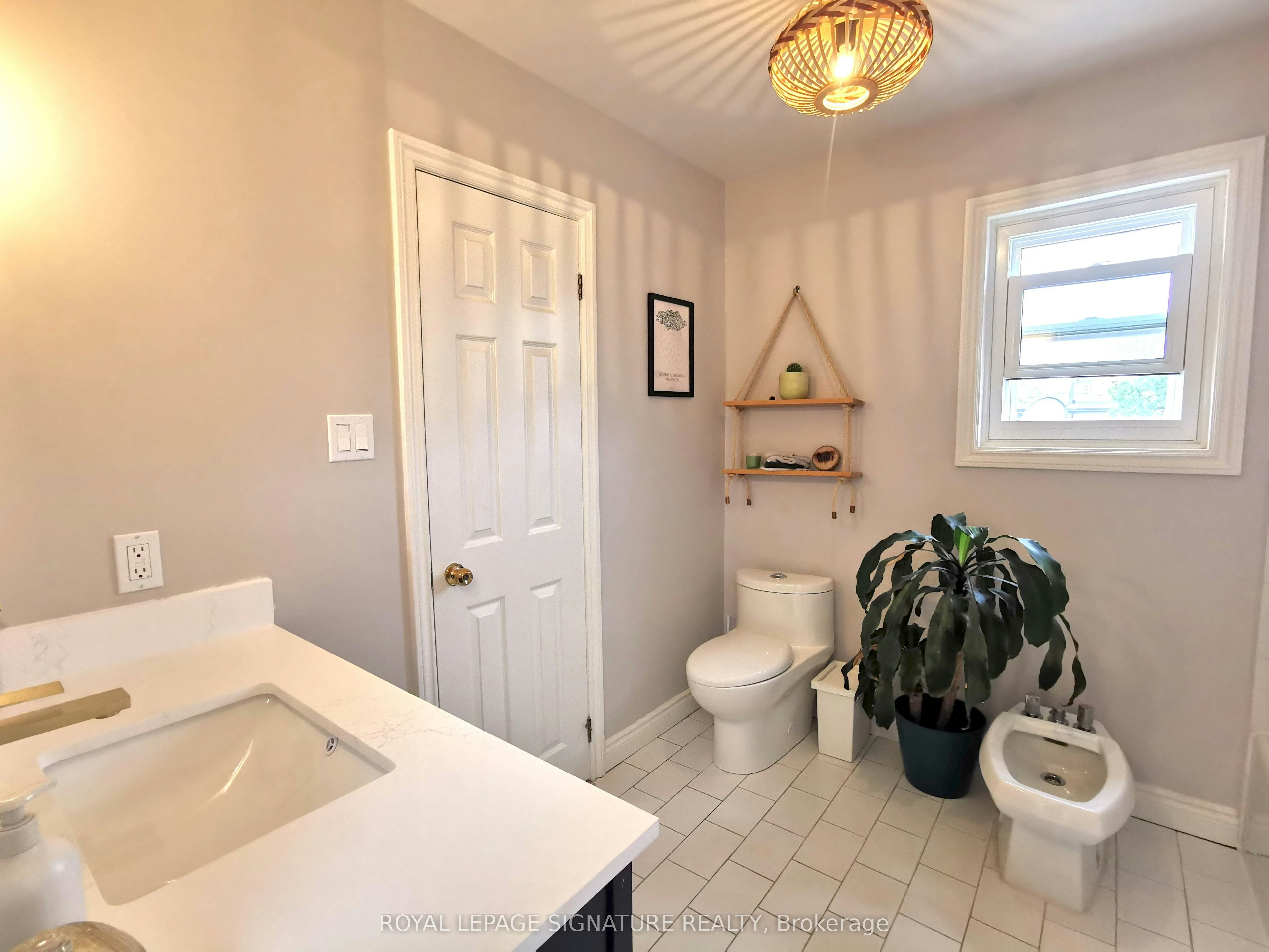13 Mulberry Crescent, Toronto, ON, M6C 1N4 - 18
