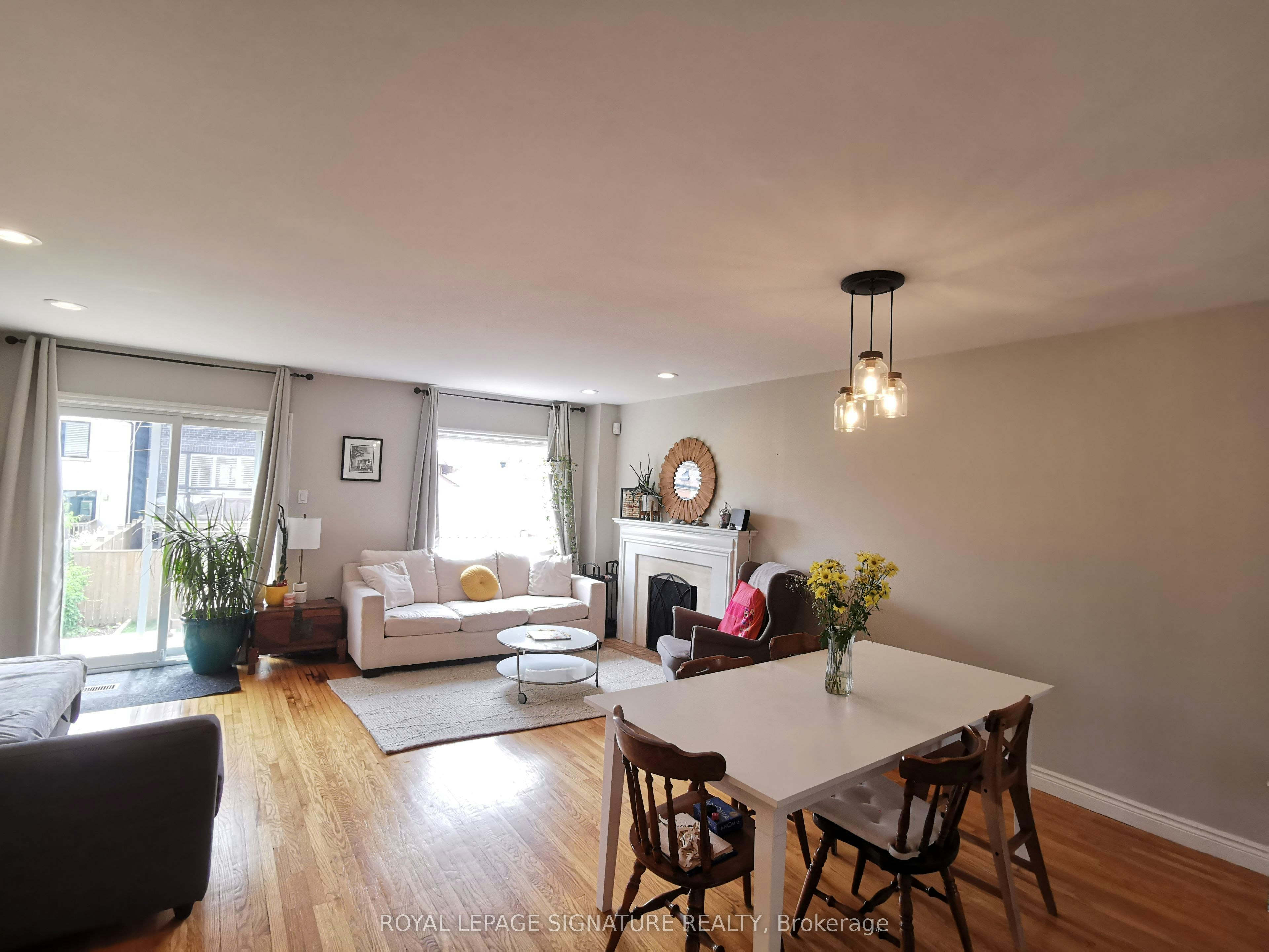 13 Mulberry Crescent, Toronto, ON, M6C 1N4 - 8