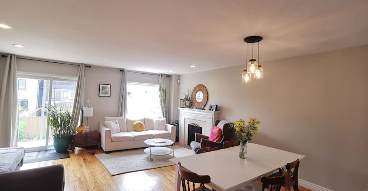 13 Mulberry Crescent, Toronto, ON, M6C 1N4 - 8
