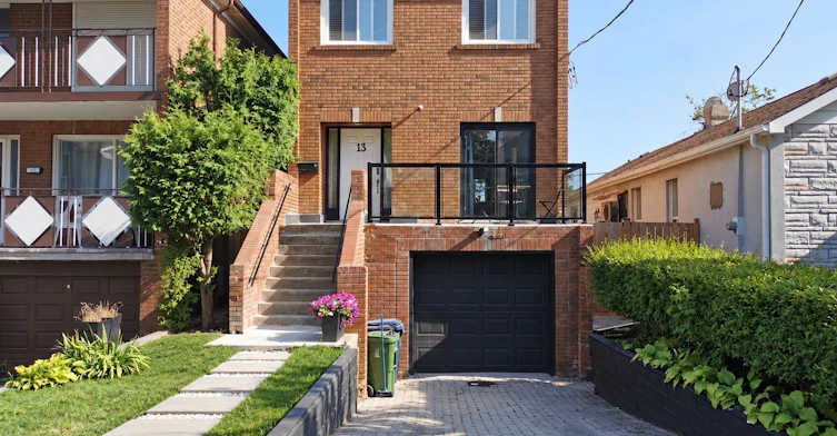 13 Mulberry Crescent, Toronto, ON, M6C 1N4