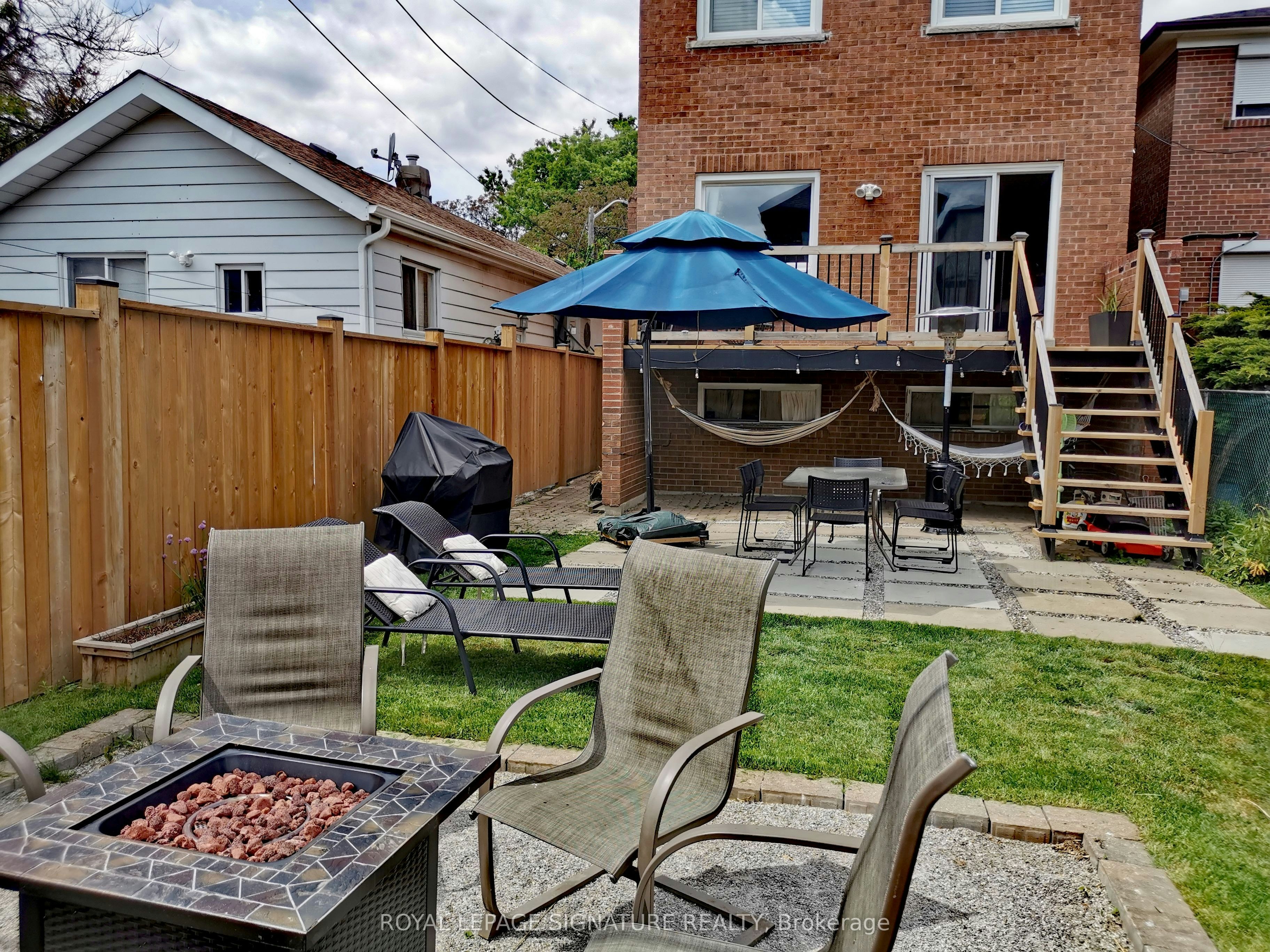 13 Mulberry Crescent, Toronto, ON, M6C 1N4 - 33