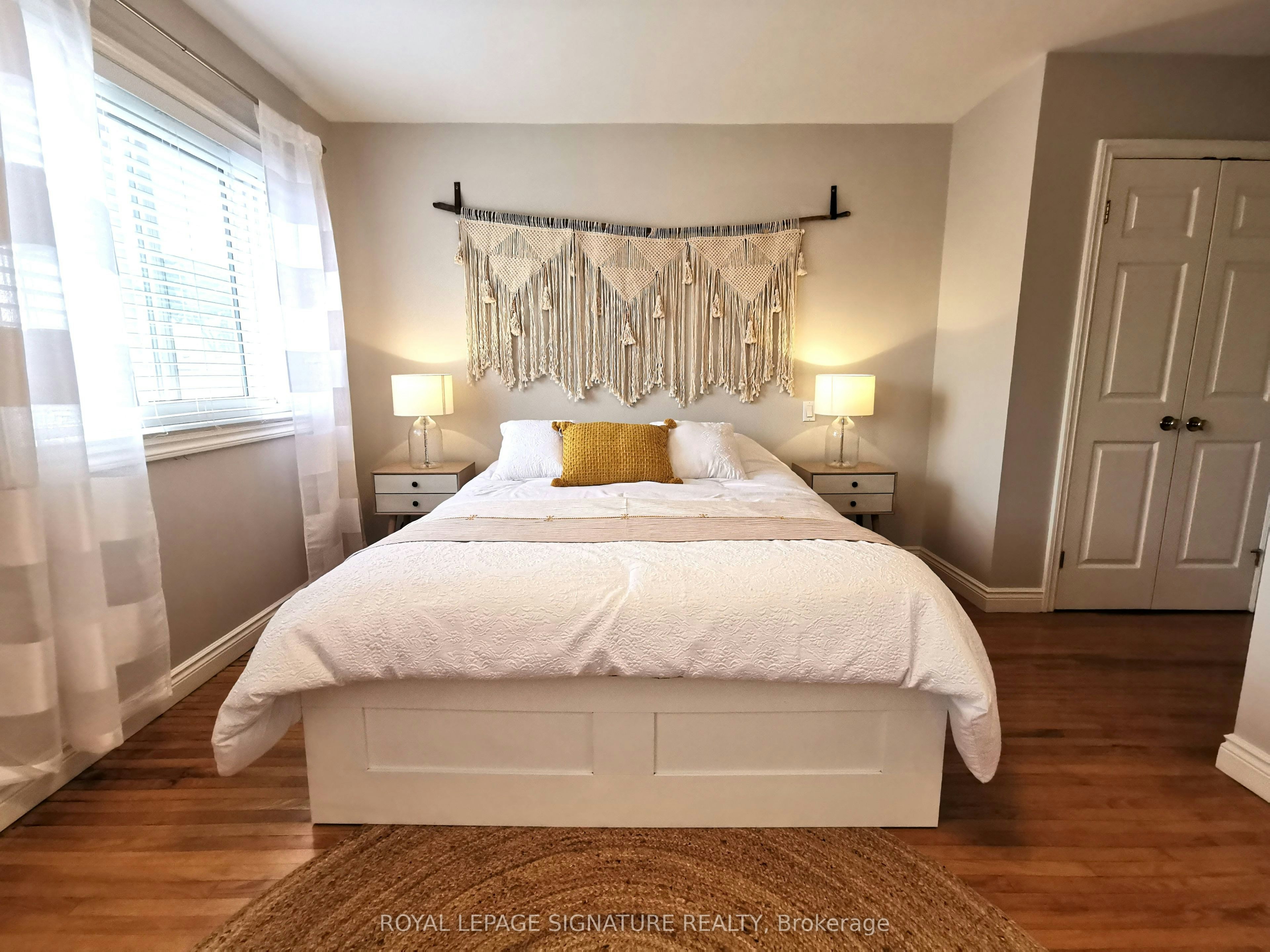 13 Mulberry Crescent, Toronto, ON, M6C 1N4 - 13