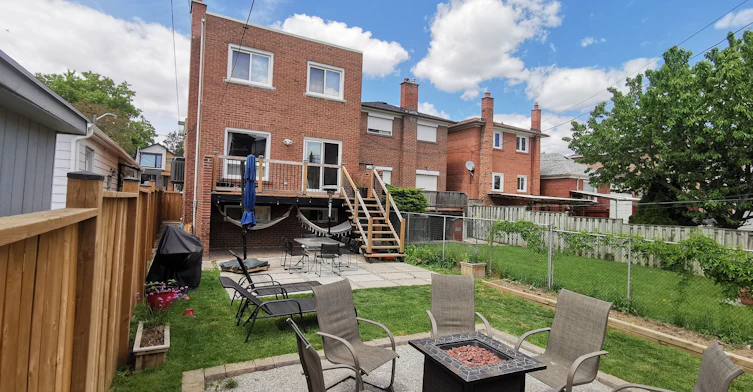 13 Mulberry Crescent, Toronto, ON, M6C 1N4 - 31
