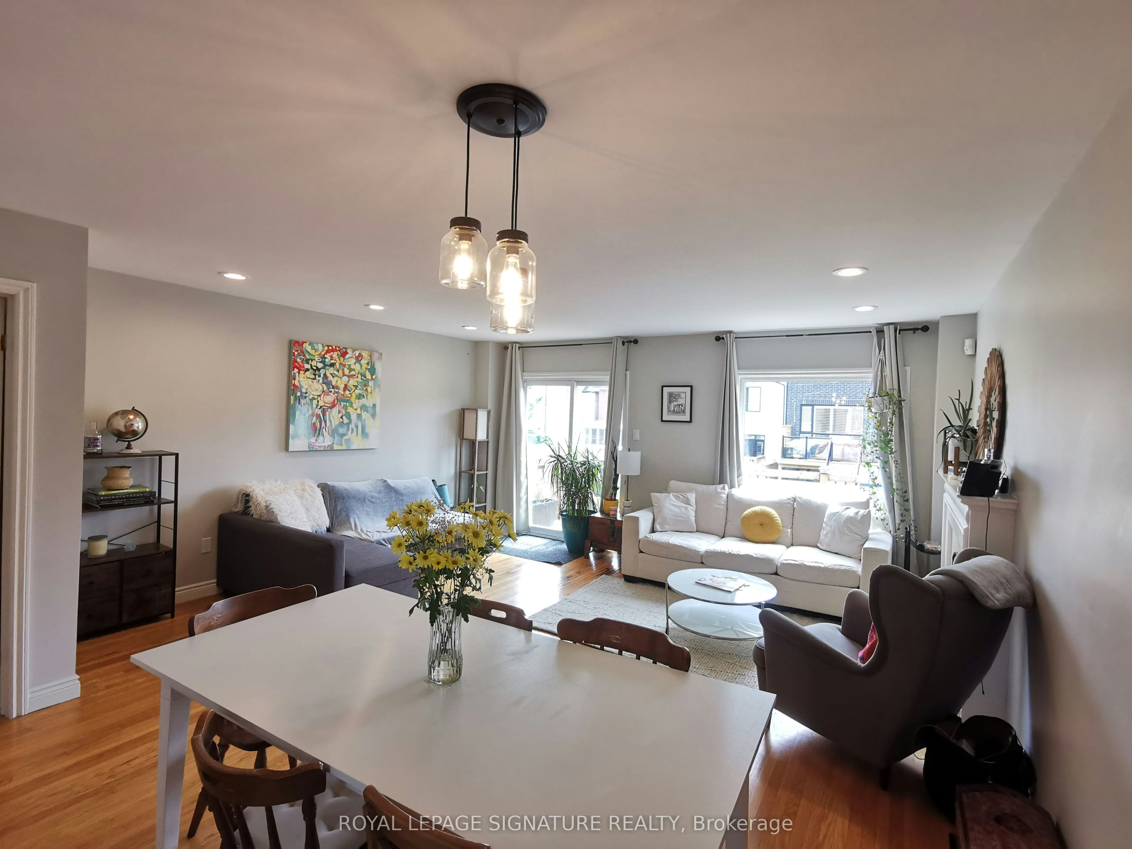 13 Mulberry Crescent, Toronto, ON, M6C 1N4 - 7