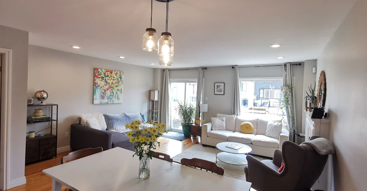 13 Mulberry Crescent, Toronto, ON, M6C 1N4 - 7