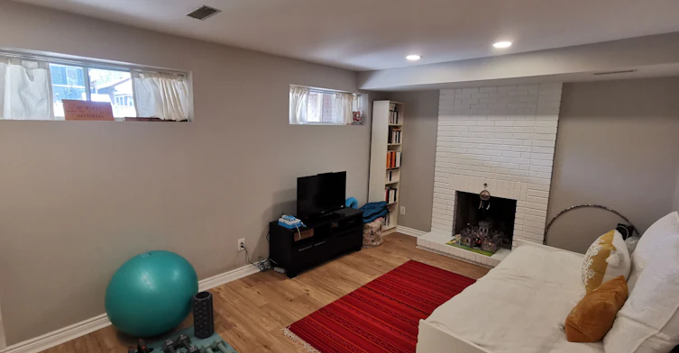 13 Mulberry Crescent, Toronto, ON, M6C 1N4 - 24