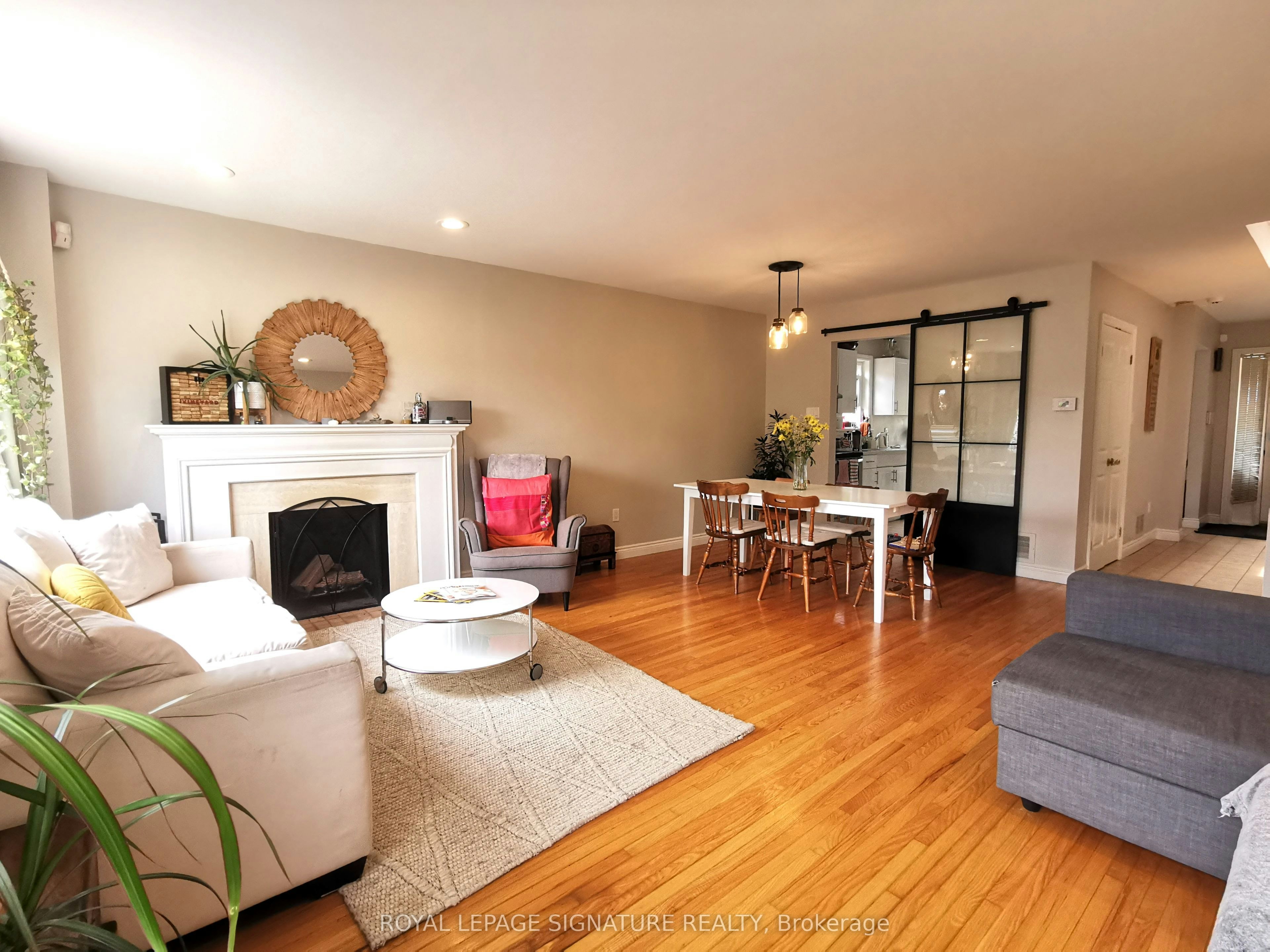 13 Mulberry Crescent, Toronto, ON, M6C 1N4 - 2