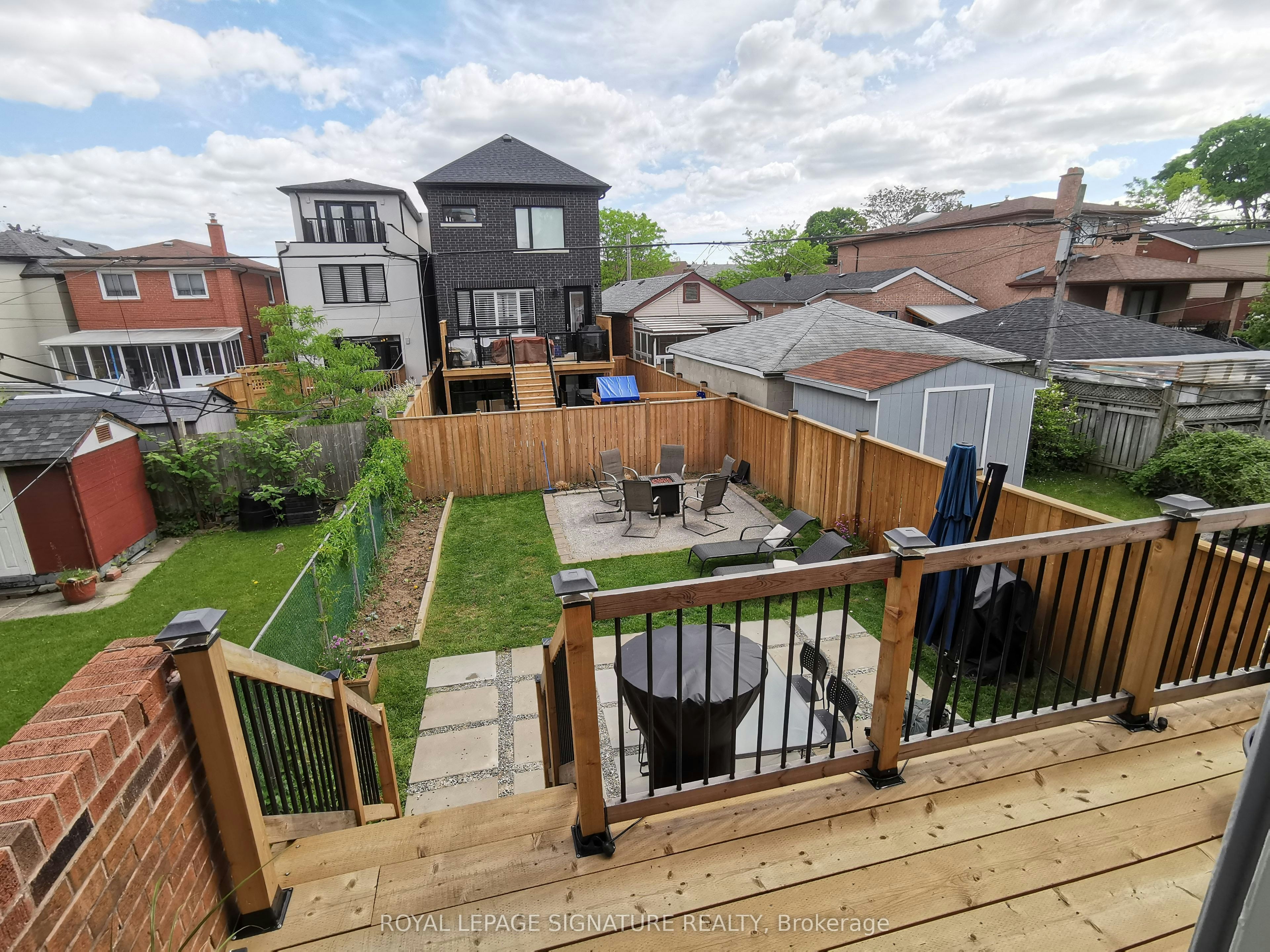 13 Mulberry Crescent, Toronto, ON, M6C 1N4 - 28