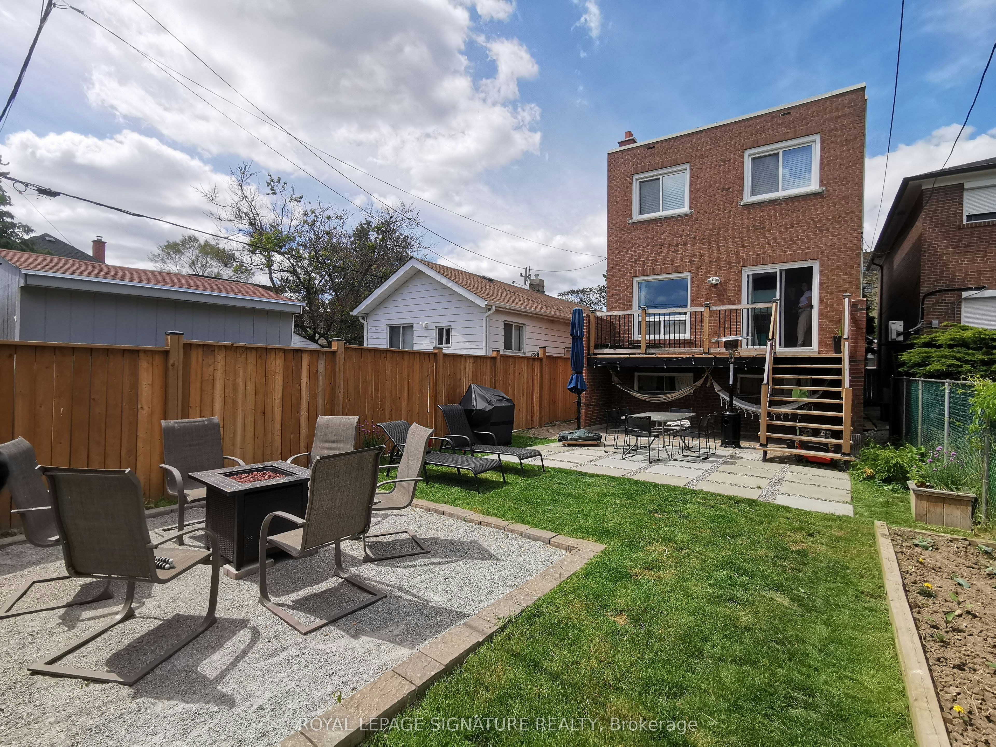 13 Mulberry Crescent, Toronto, ON, M6C 1N4 - 30