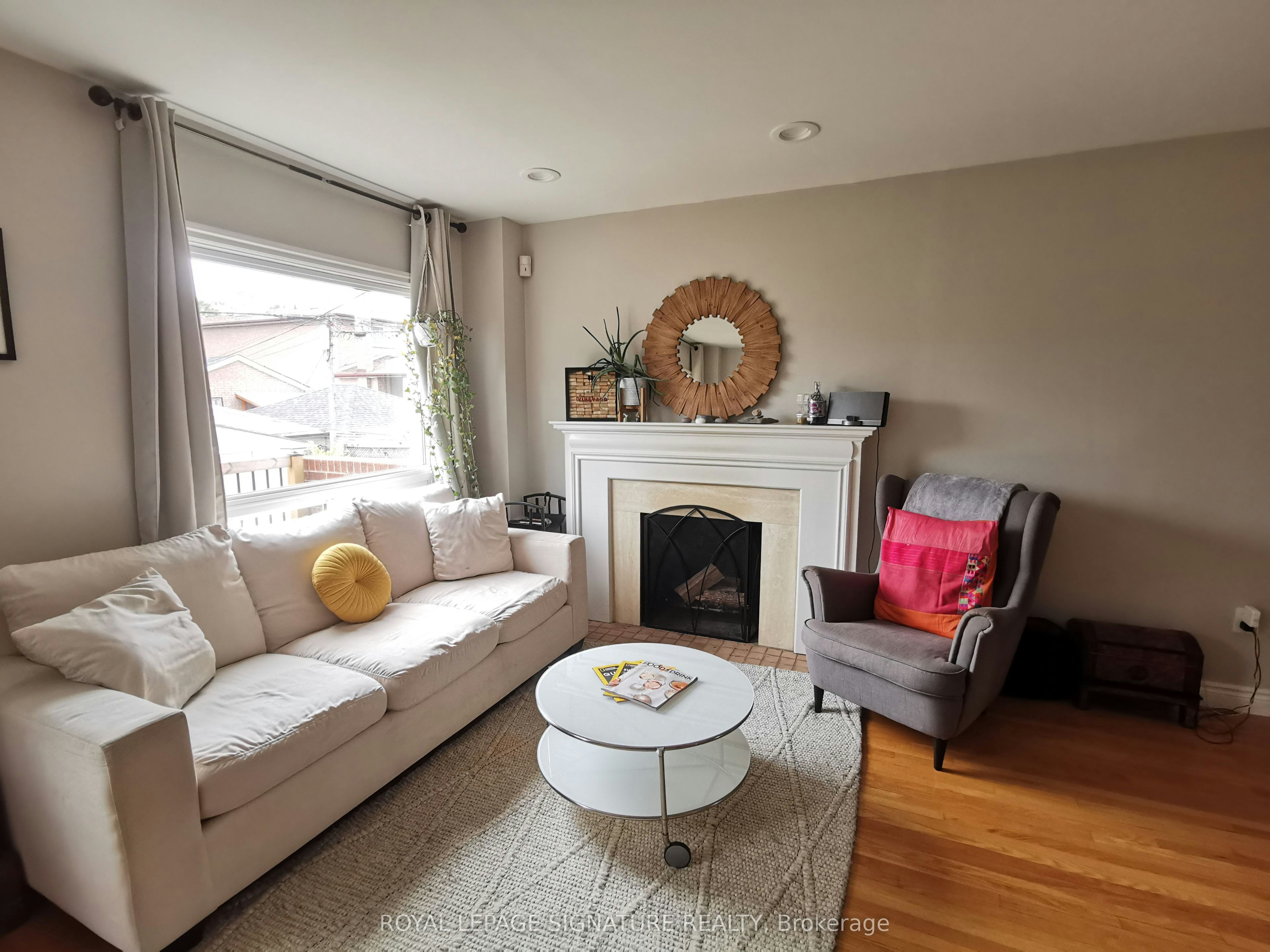 13 Mulberry Crescent, Toronto, ON, M6C 1N4 - 3