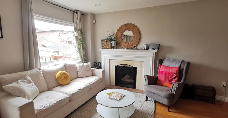 13 Mulberry Crescent, Toronto, ON, M6C 1N4 - 3