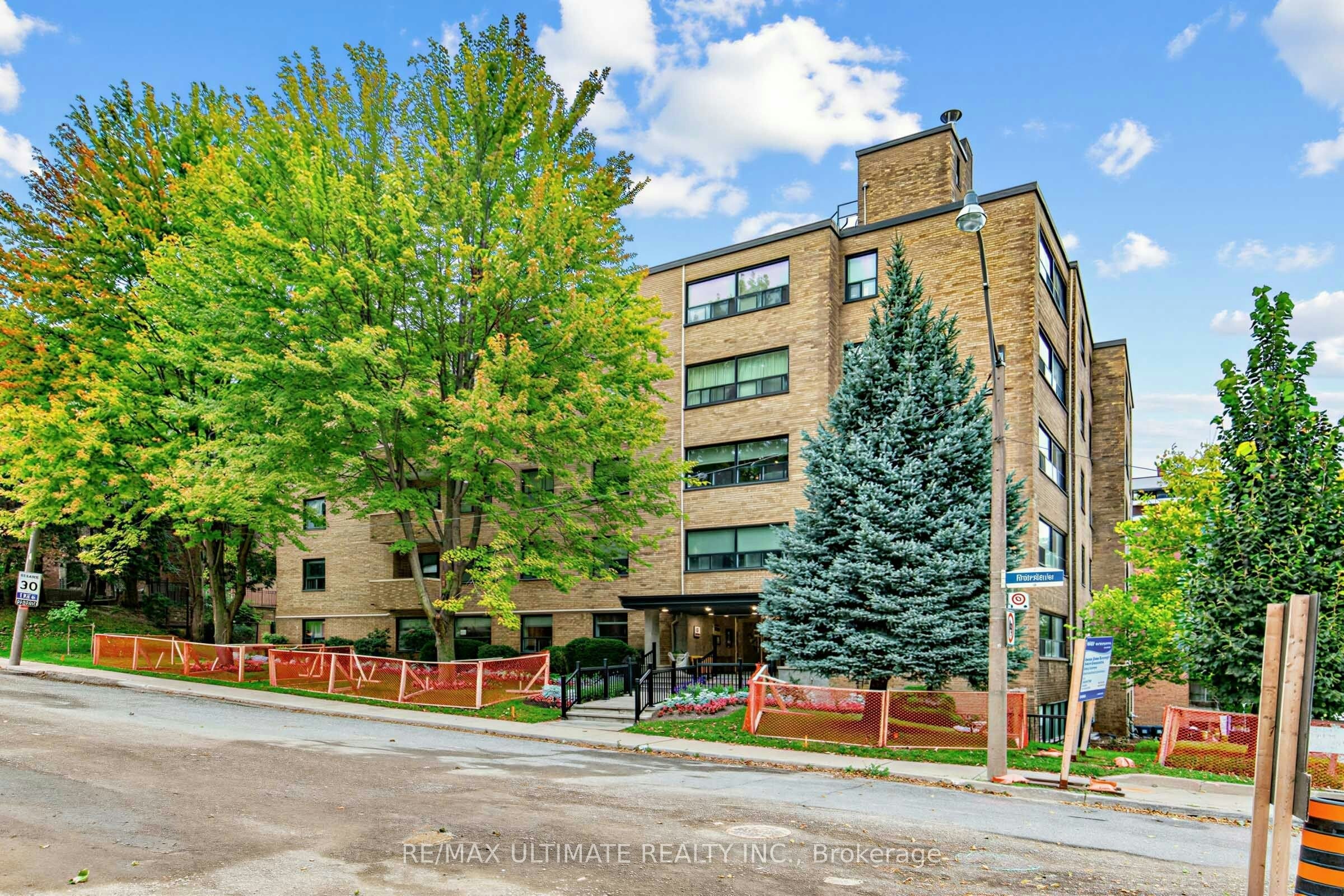 408-2 Ridelle Avenue, Toronto, ON, M6B 1H4 - 20