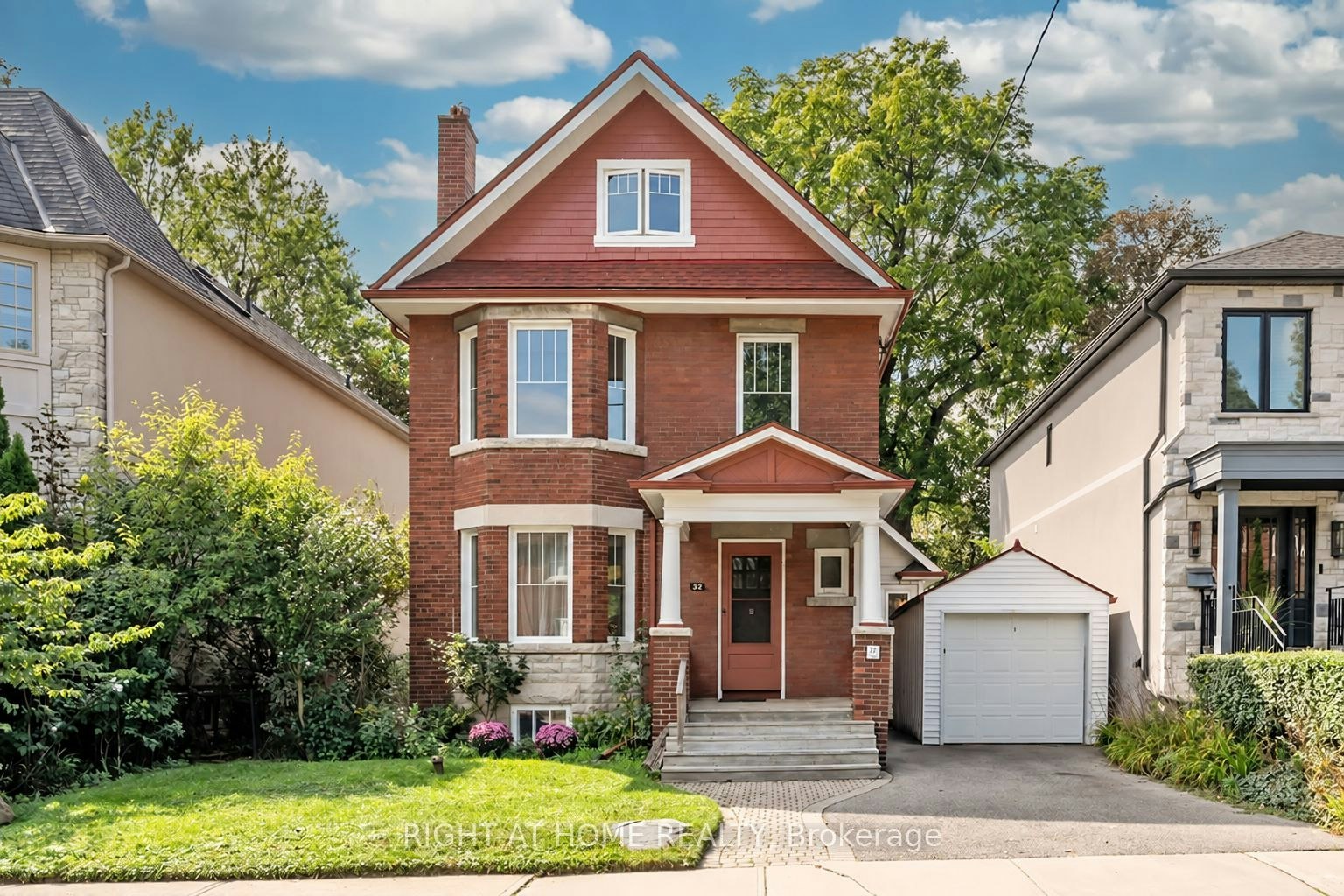 32 Belcourt Road, Toronto, ON, M4S 2T9