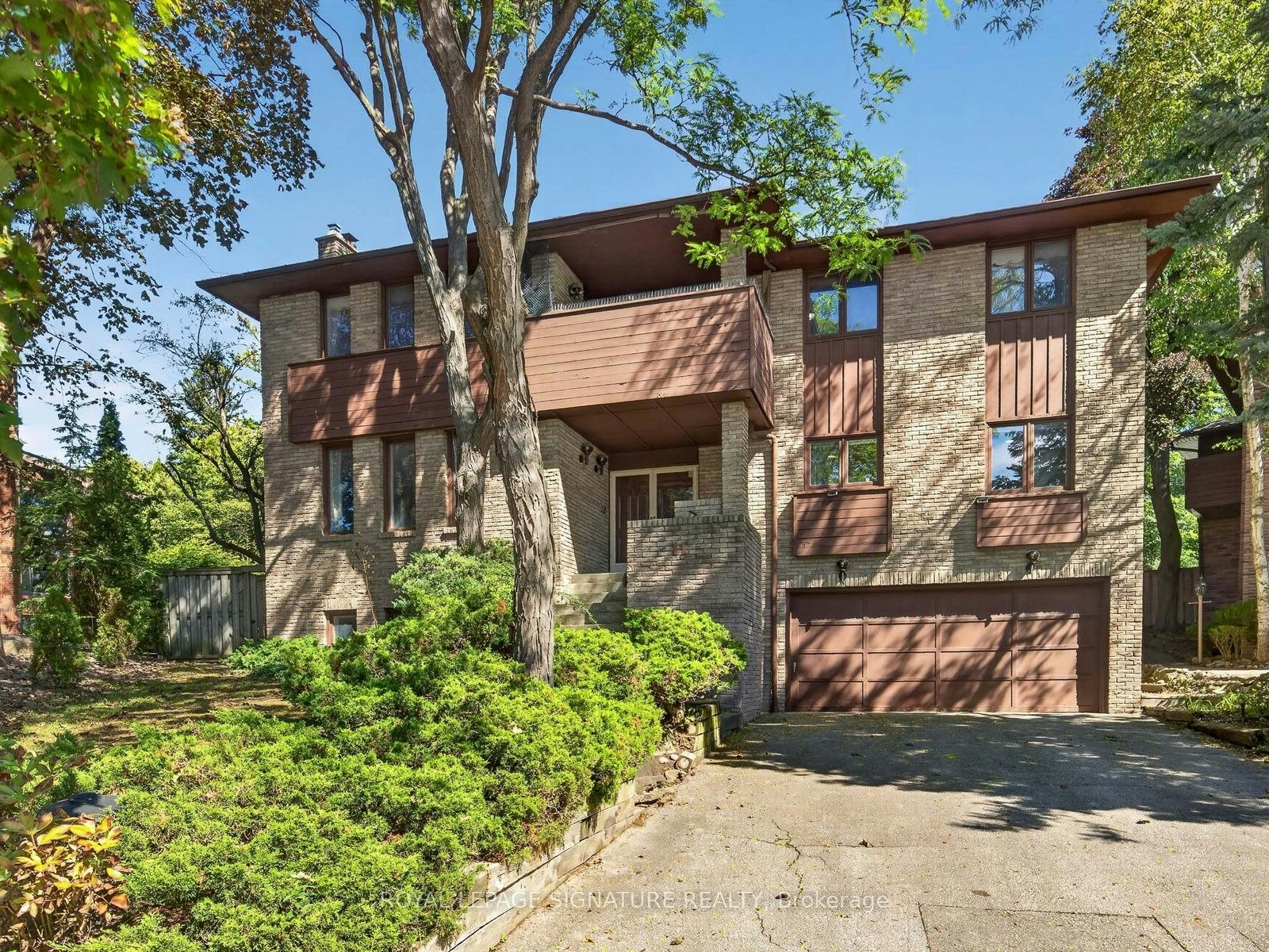 11 Paris Court, Toronto, ON, M3A 3M6