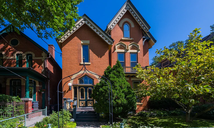 21 Rose Avenue