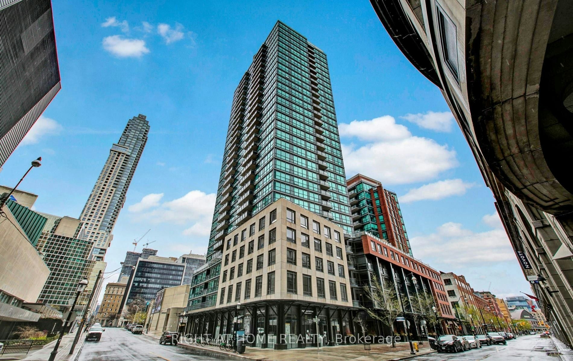1409-1 Scott Street, Toronto, ON, M5E 1A1