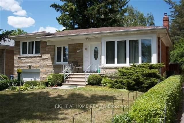 Main-260 Park Home Avenue, Toronto, ON, M1T 0B5