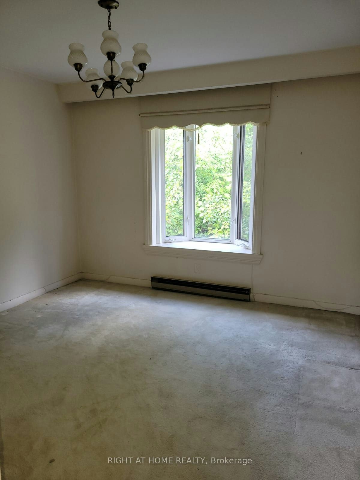 Main-260 Park Home Avenue, Toronto, ON, M1T 0B5 - 9