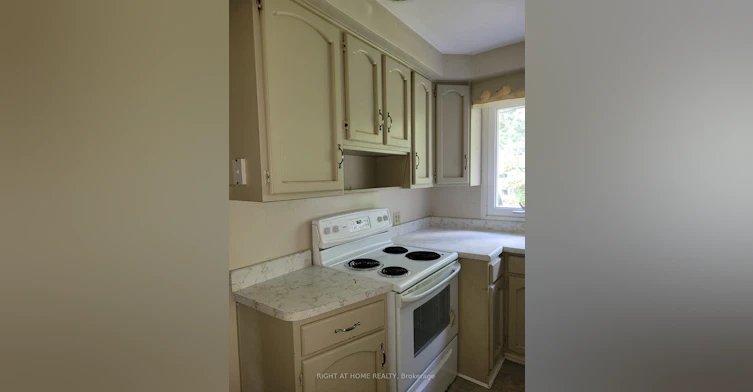 Main-260 Park Home Avenue, Toronto, ON, M1T 0B5 - 6
