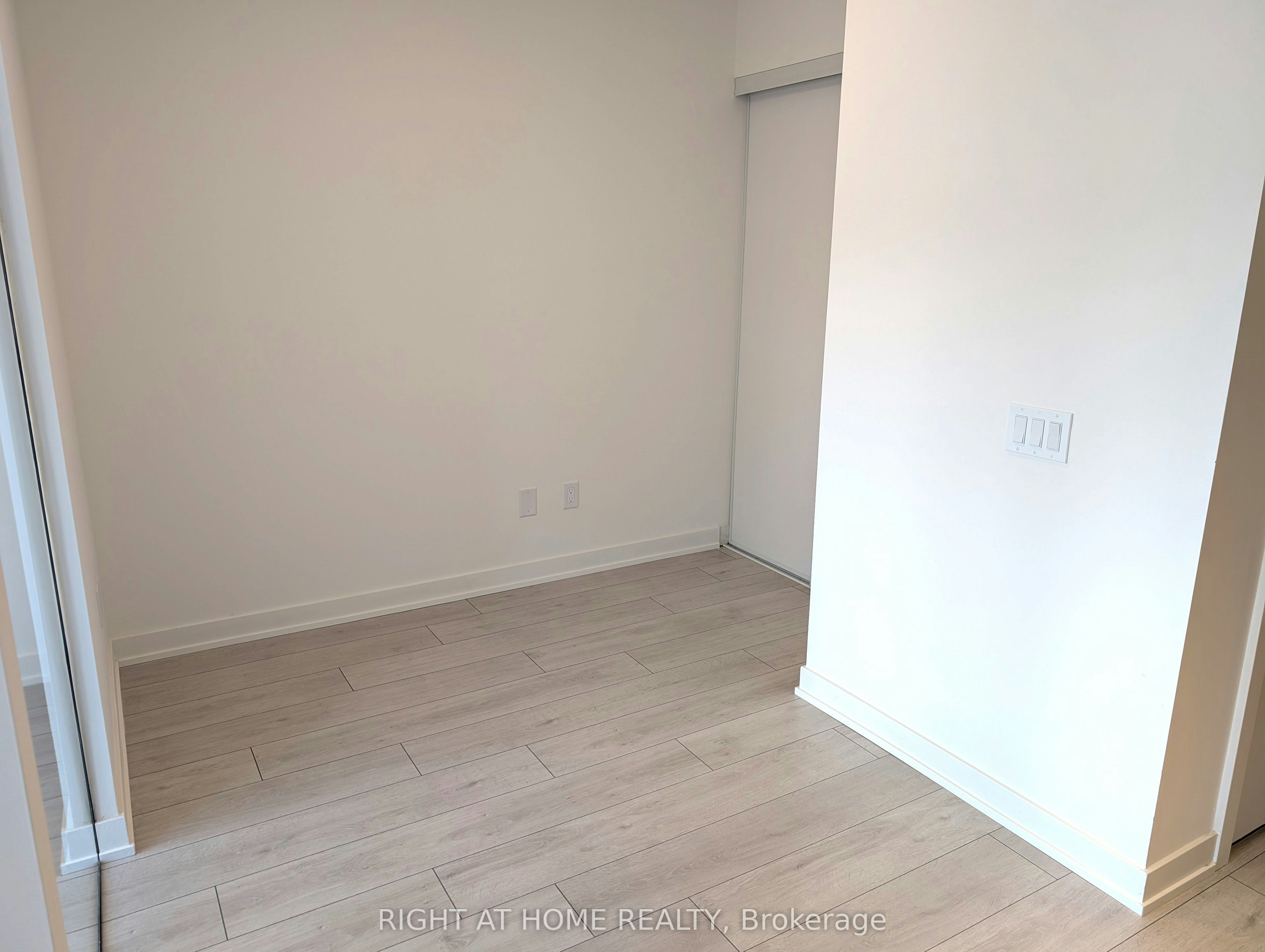 316-5 Lakeview Avenue, Toronto, ON, M6J 0H3 - 8