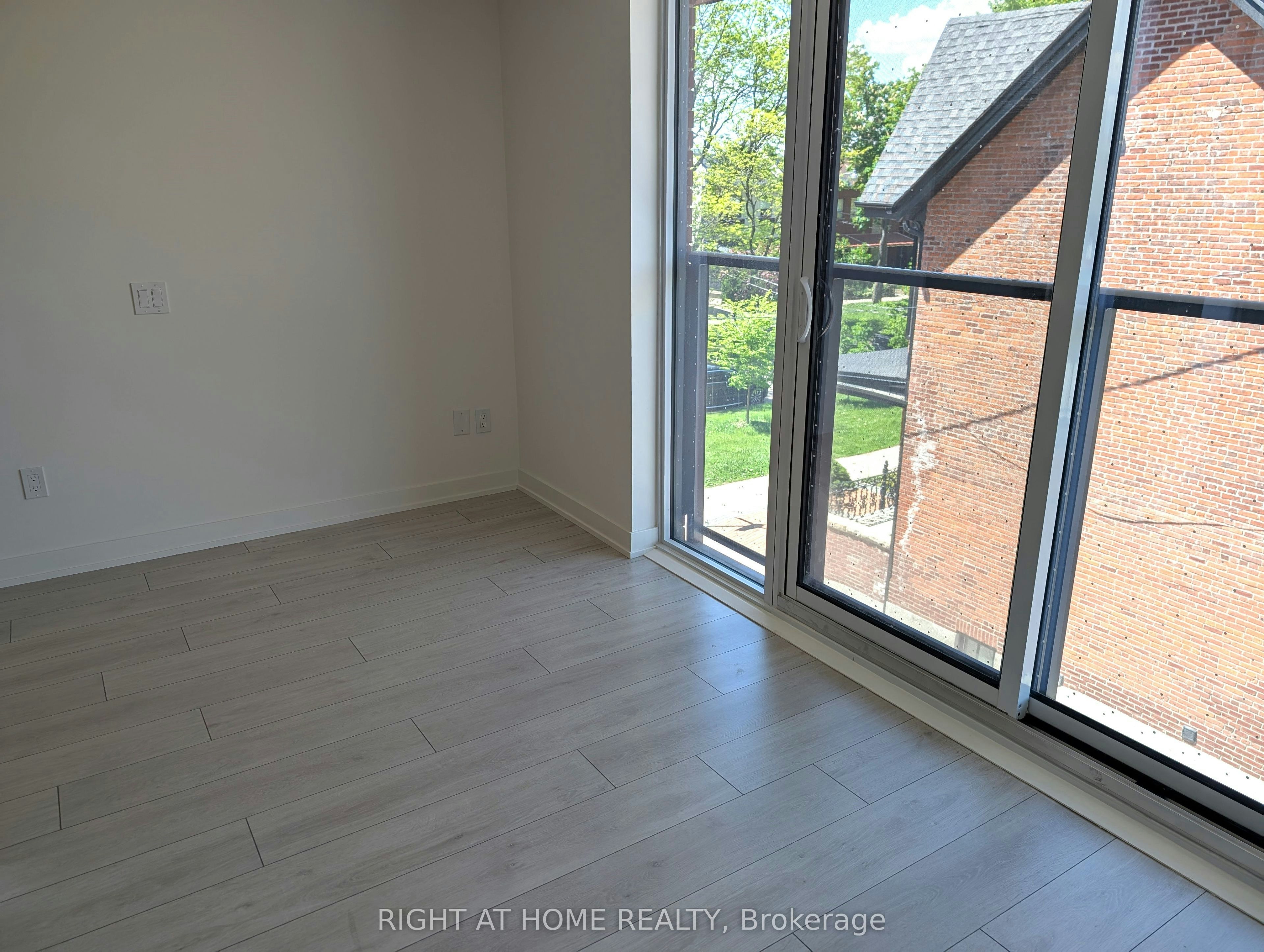316-5 Lakeview Avenue, Toronto, ON, M6J 0H3 - 12