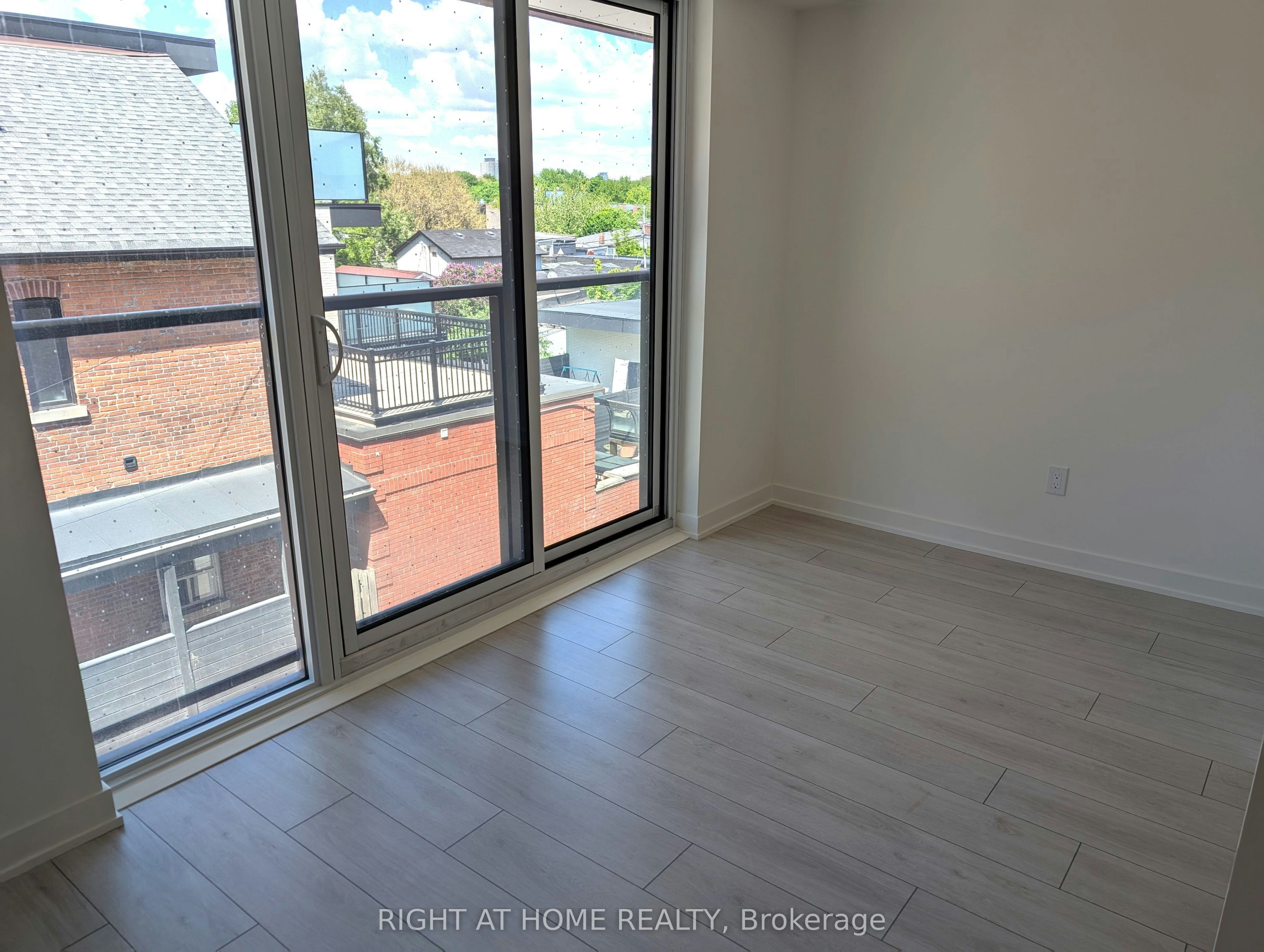 316-5 Lakeview Avenue, Toronto, ON, M6J 0H3 - 11