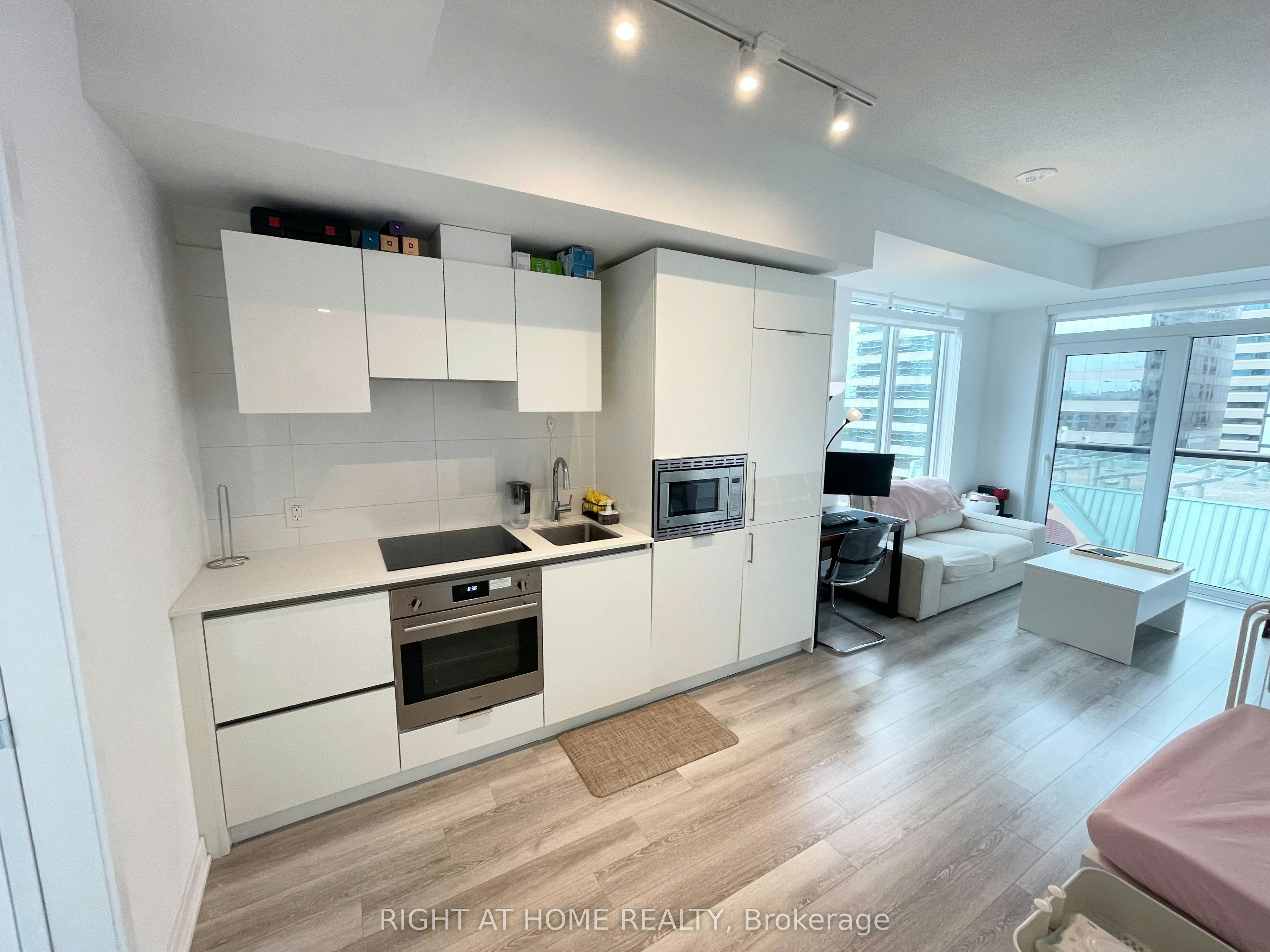 1314-121 St. Patrick Street, Toronto, ON, M5T 0B8 - 4