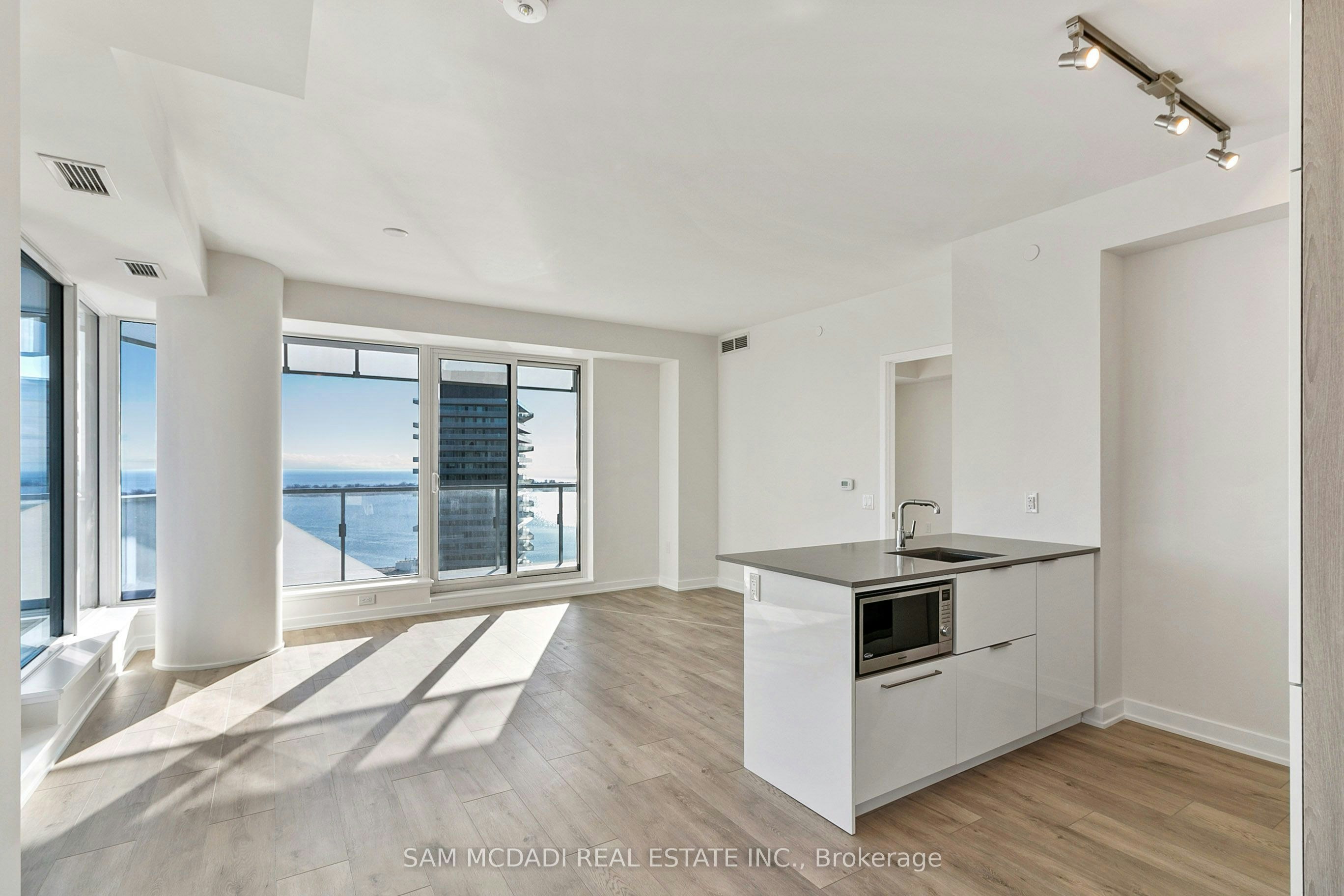 28 Freeland Street, Toronto, ON, M5E 0E3 - 4