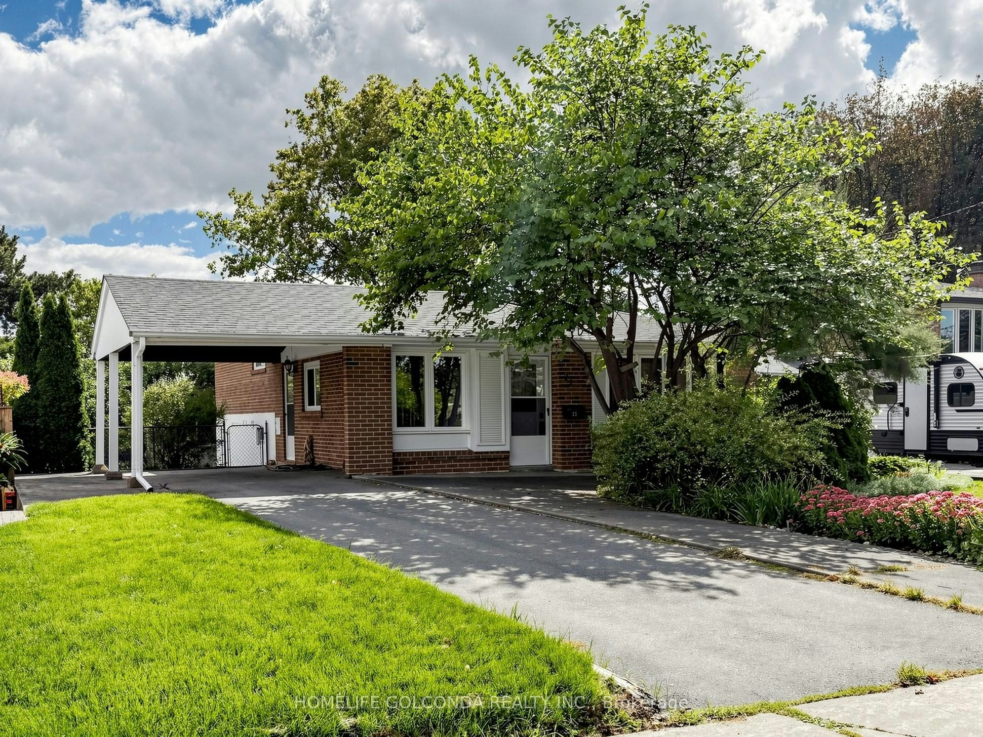 21 Grove Park Crescent, Toronto, ON, M2J 2C7