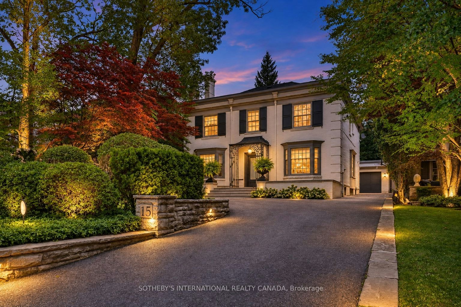 15 Alexandra Wood, Toronto, ON, M5N 2S2
