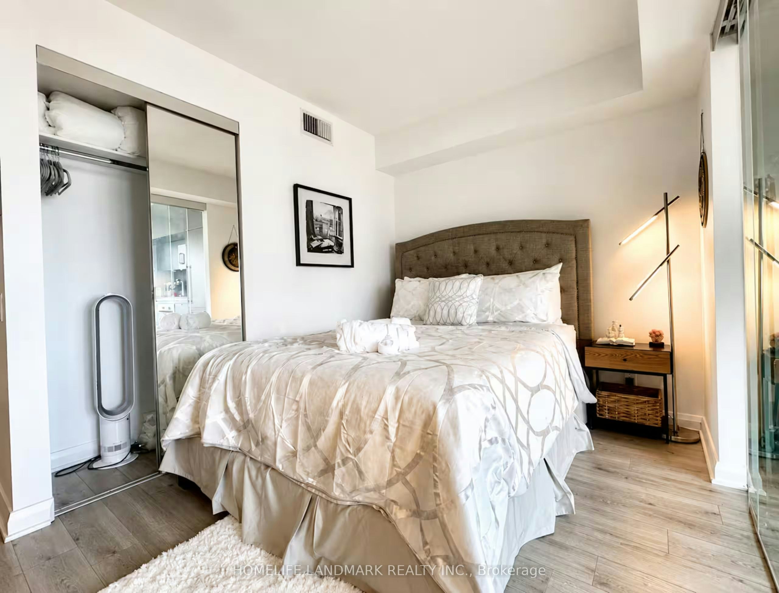 2206-155 Yorkville Avenue, Toronto, ON, M5R 0B4 - 16