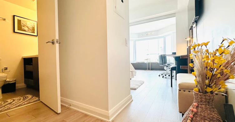 2206-155 Yorkville Avenue, Toronto, ON, M5R 0B4 - 23