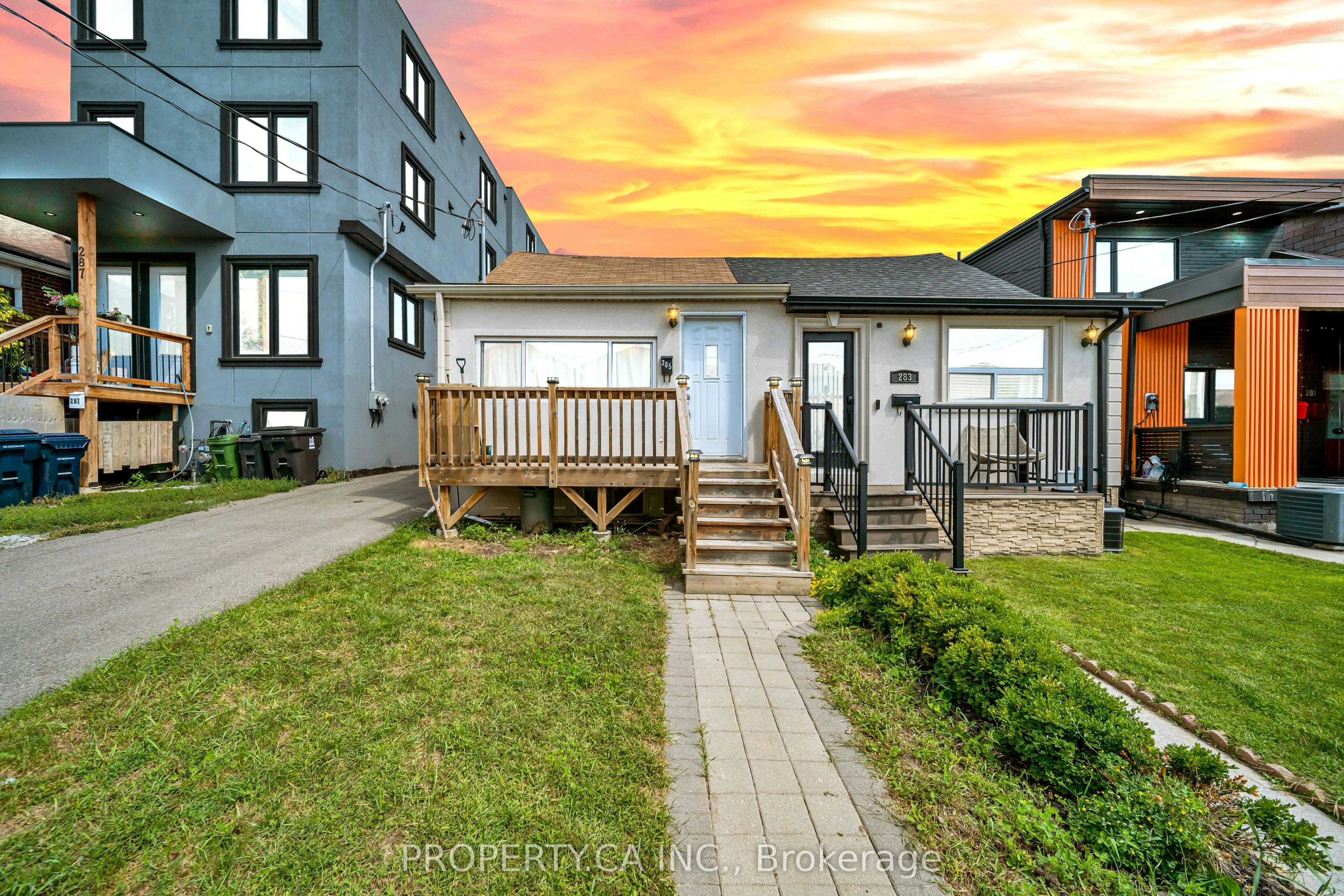 285 Robina Avenue, Toronto, ON, M6C 3Y9
