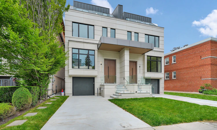 108 Heath Street W