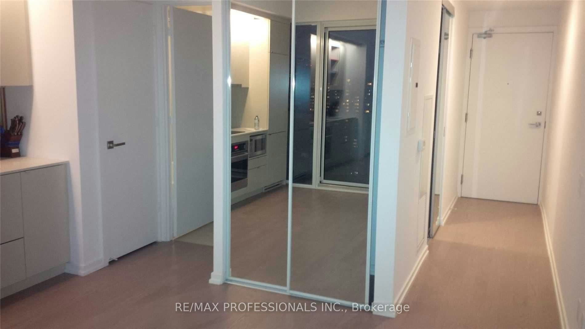 2002-101 Peter Street, Toronto, ON, M5V 2G9 - 3