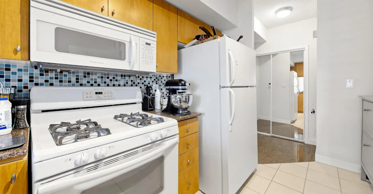 2505-10 Navy Wharf Court, Toronto, ON, M5V 3V2 - 16