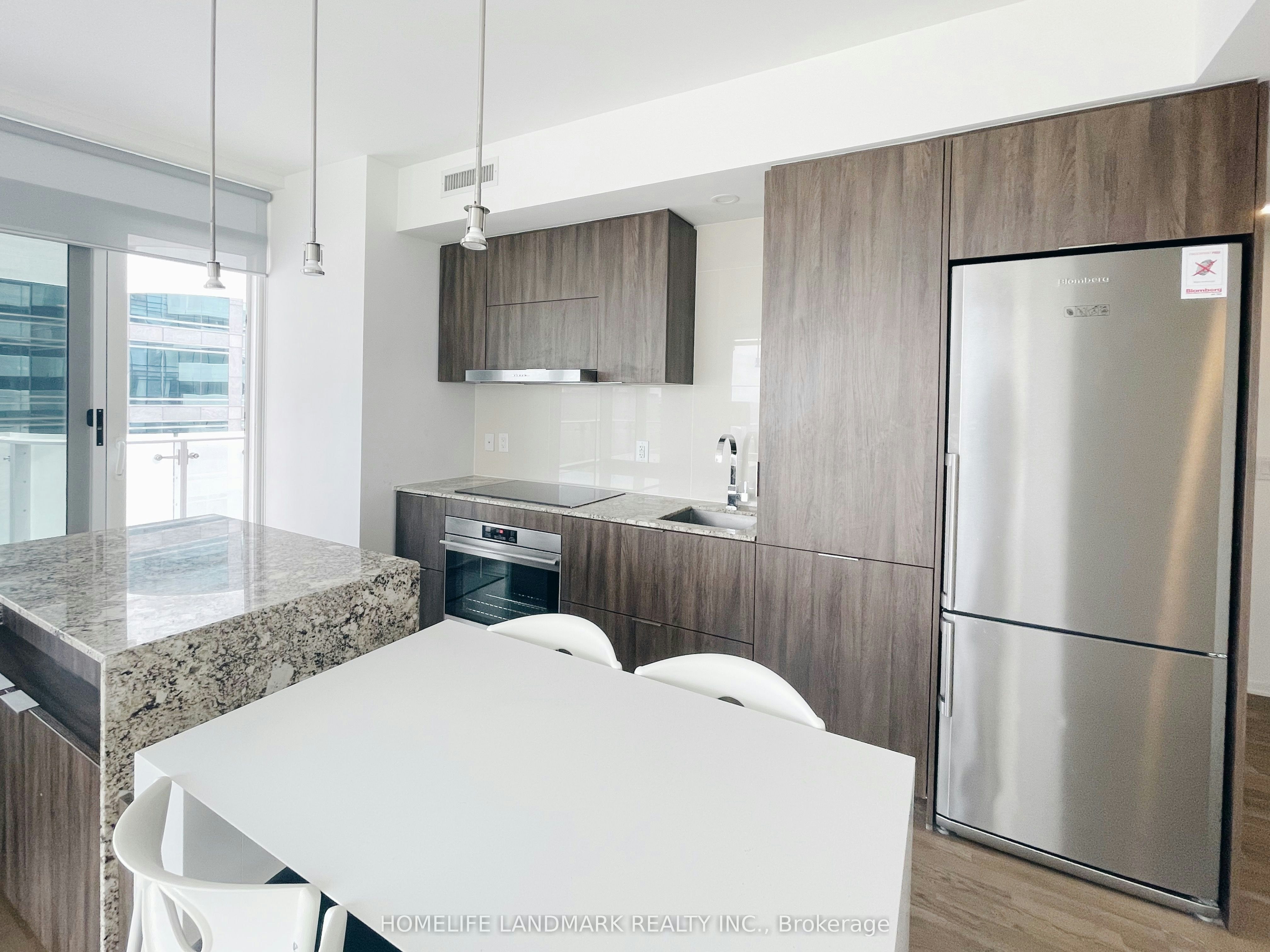 1001-1 Bloor Street E, Toronto, ON, M4W 1A9 - 10