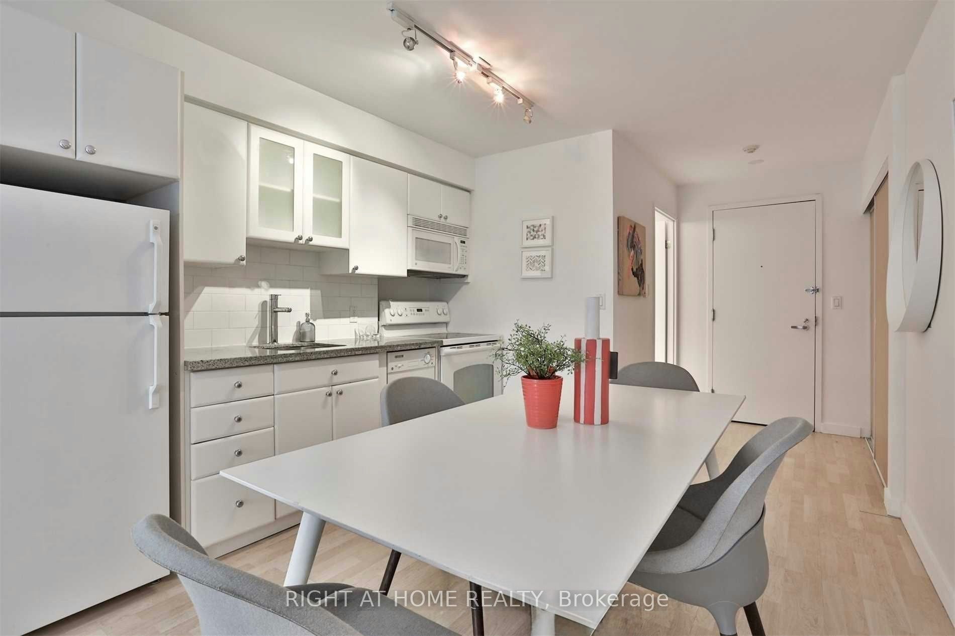 215-1005 King Street W, Toronto, ON, M6K 3M8 - 7